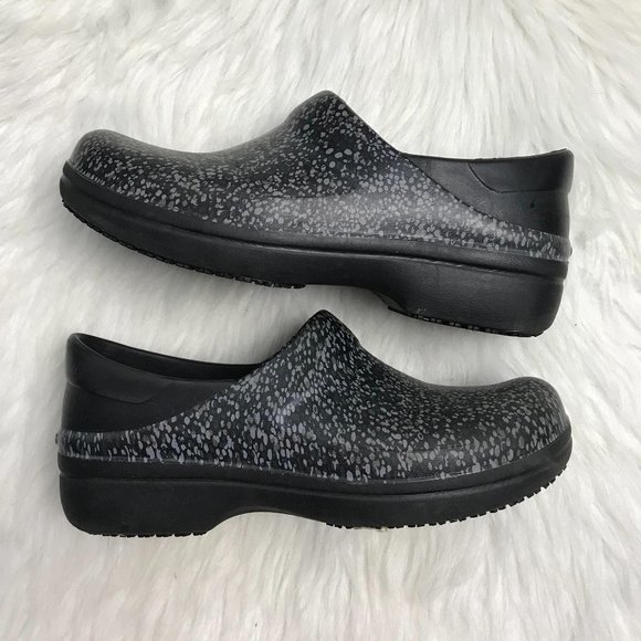 crocs neria pro graphic